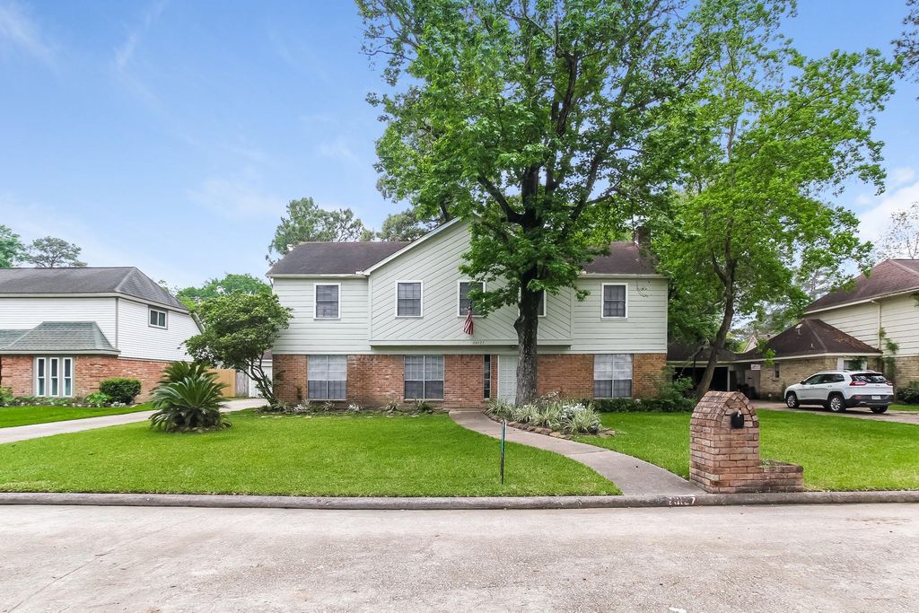 20127 Pinehurst Trail Drive, Humble, TX 77346