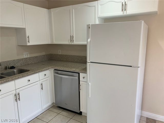 424 PINE HAVEN Street 105, Las Vegas, NV 89144