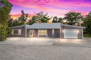 5675 Sandal LN, Bokeelia, FL 33922