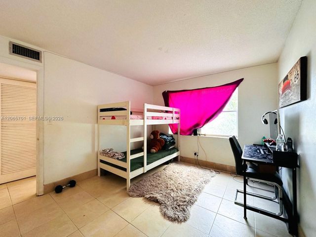 2420 Johnson St 202, Hollywood, FL 33020