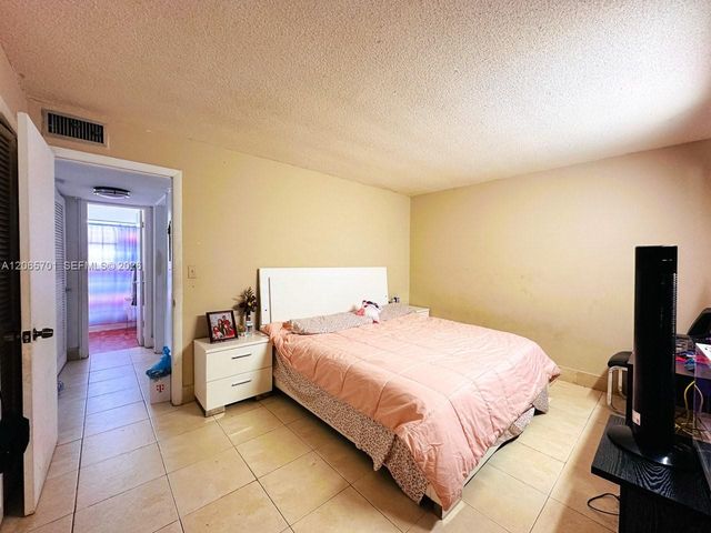 2420 Johnson St 202, Hollywood, FL 33020