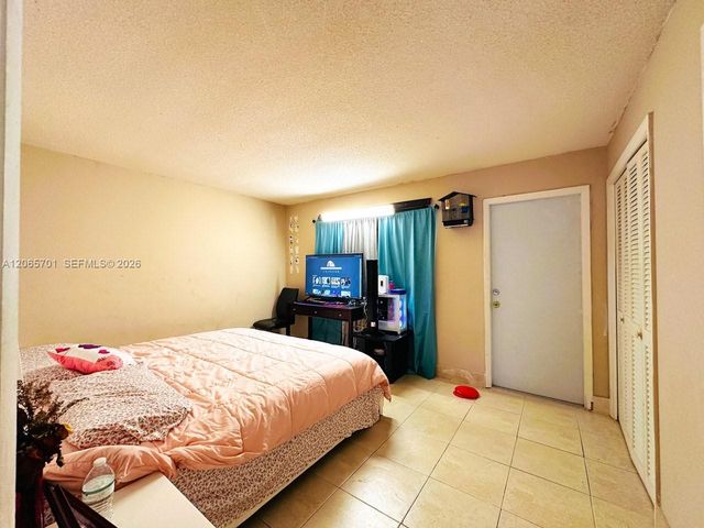 2420 Johnson St 202, Hollywood, FL 33020
