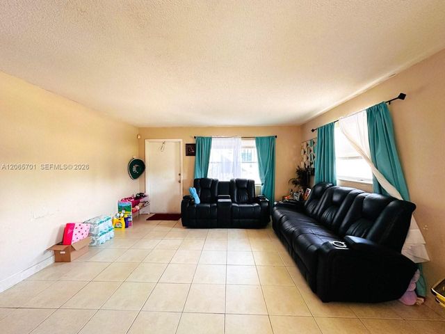 2420 Johnson St 202, Hollywood, FL 33020