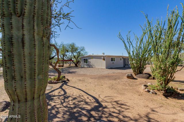 33450 S RIVER BEND Road, Black Canyon City, AZ 85324