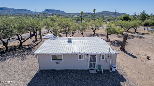 33450 S RIVER BEND Road, Black Canyon City, AZ 85324