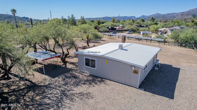 33450 S RIVER BEND Road, Black Canyon City, AZ 85324