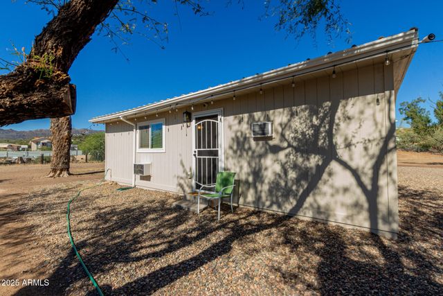 33450 S RIVER BEND Road, Black Canyon City, AZ 85324