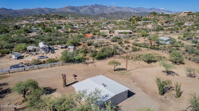 33450 S RIVER BEND Road, Black Canyon City, AZ 85324