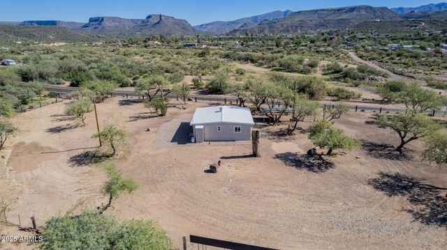 33450 S RIVER BEND Road, Black Canyon City, AZ 85324