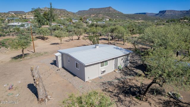 33450 S RIVER BEND Road, Black Canyon City, AZ 85324