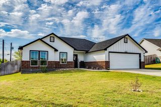 1172 Limestone DR, Lampasas, TX 76550