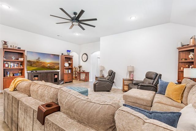 500 Road 66111, Dayton, TX 77535