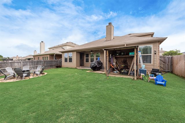 8221 Black Hills Trail, Aubrey, TX 76227