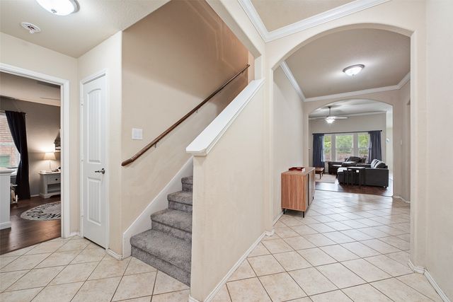 8221 Black Hills Trail, Aubrey, TX 76227
