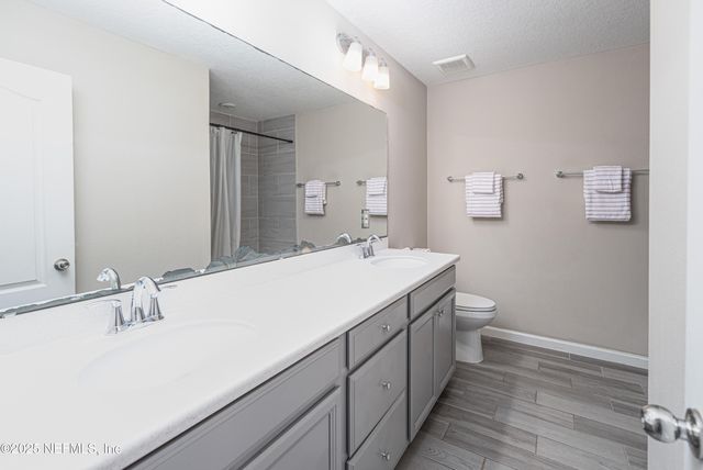 10307 BENSON LAKE Drive, Jacksonville, FL 32222