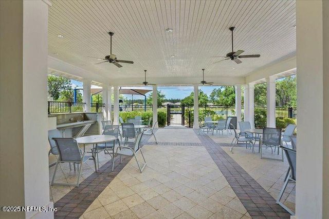 10307 BENSON LAKE Drive, Jacksonville, FL 32222