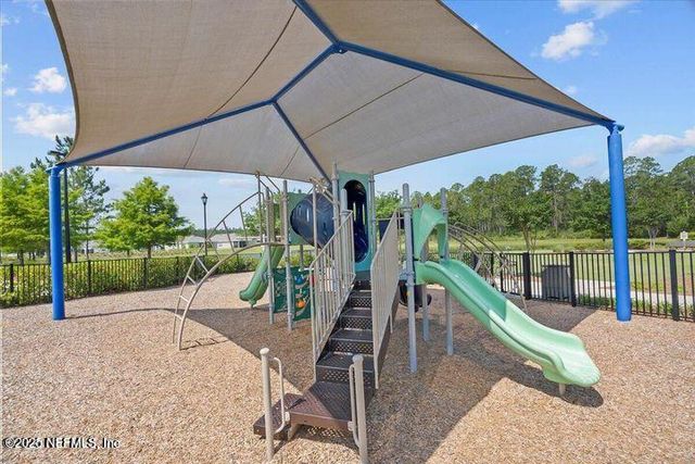 10307 BENSON LAKE Drive, Jacksonville, FL 32222