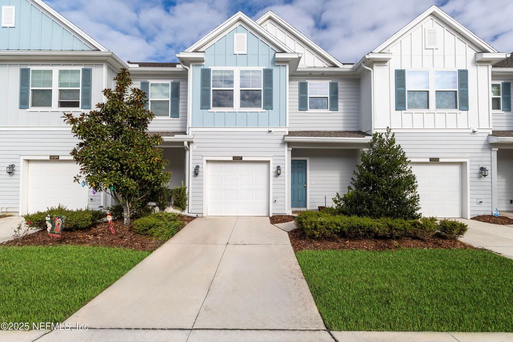 10307 BENSON LAKE Drive, Jacksonville, FL 32222