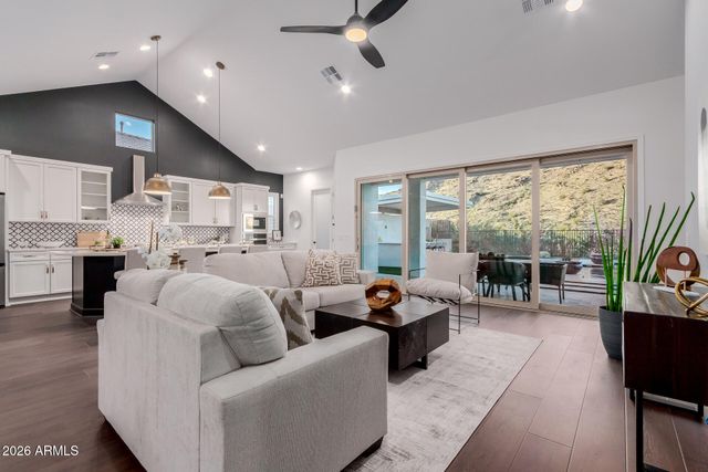 21336 W MARIPOSA Street, Buckeye, AZ 85396