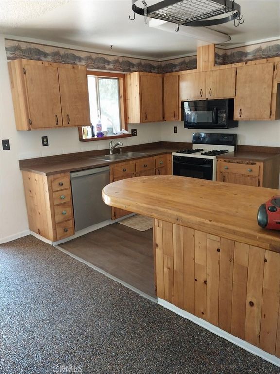Image 2 of property listing at 46427 Oonay Nation, Coarsegold, CA 93614
