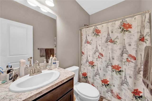 1236 Selena Grove, Uniontown, OH 44685