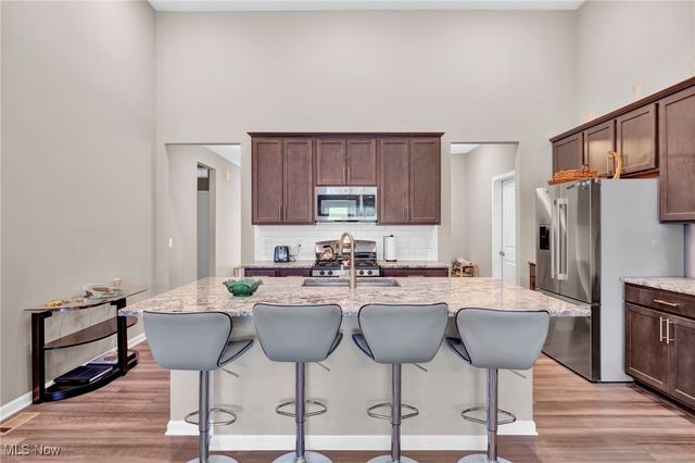 1236 Selena Grove, Uniontown, OH 44685