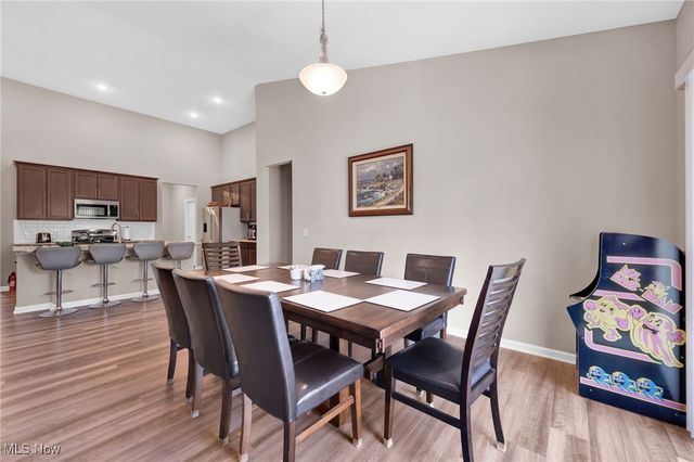 1236 Selena Grove, Uniontown, OH 44685