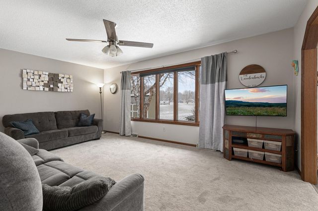 1954 W Highview Drive, Sauk Rapids, MN 56379