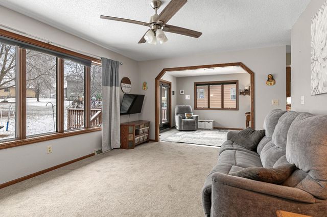 1954 W Highview Drive, Sauk Rapids, MN 56379
