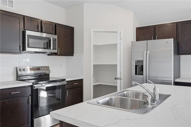 877 N Buckeye Street, Gardner, KS 66030