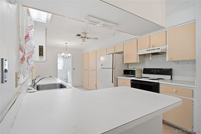 416 W Buttonbush Drive, Beverly Hills, FL 34465