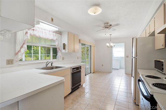 416 W Buttonbush Drive, Beverly Hills, FL 34465