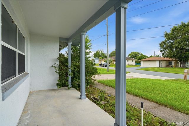 416 W Buttonbush Drive, Beverly Hills, FL 34465