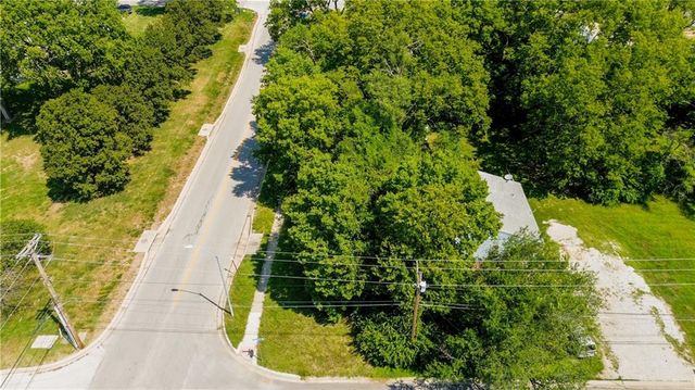 13019 5th Street, Grandview, MO 64030