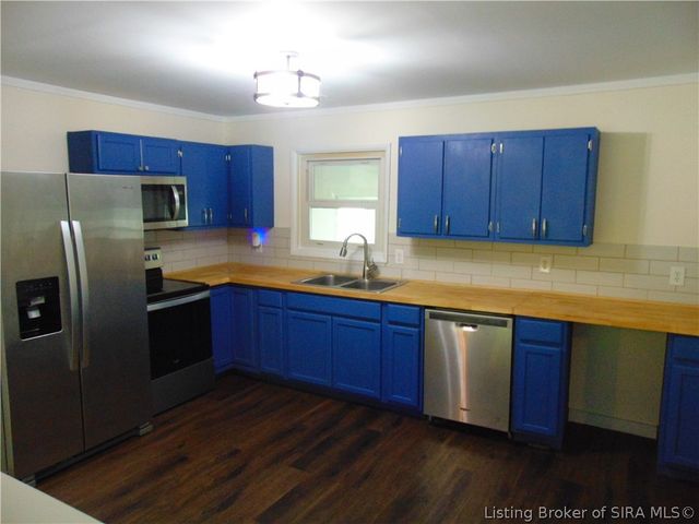 1202 Esplano Drive, Madison, IN 47250