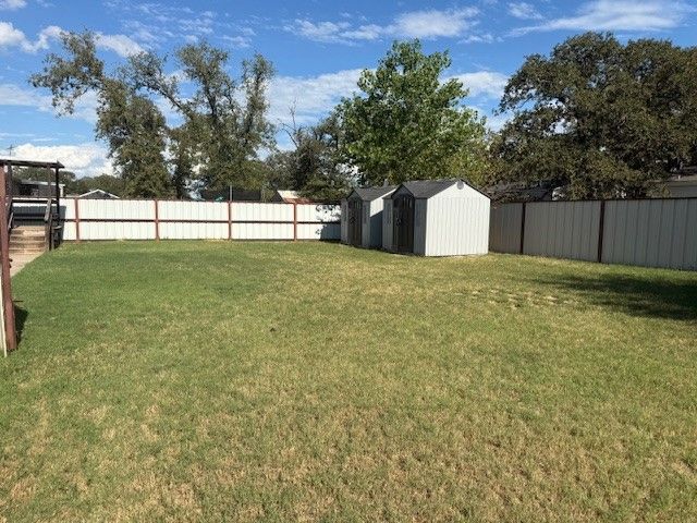 4517 Rocking K Drive, Bellmead, TX 76705