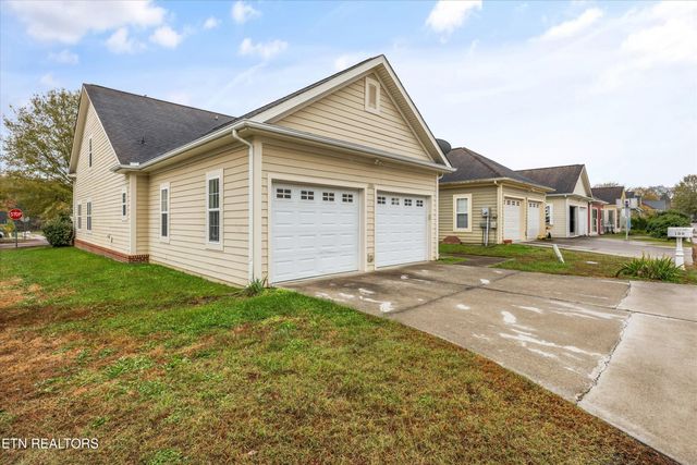 100 Forestberry St, Oak Ridge, TN 37830