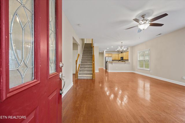 100 Forestberry St, Oak Ridge, TN 37830