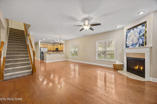 100 Forestberry St, Oak Ridge, TN 37830