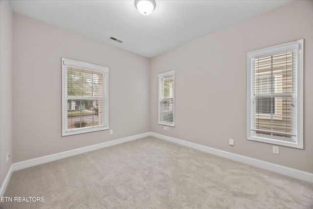 100 Forestberry St, Oak Ridge, TN 37830