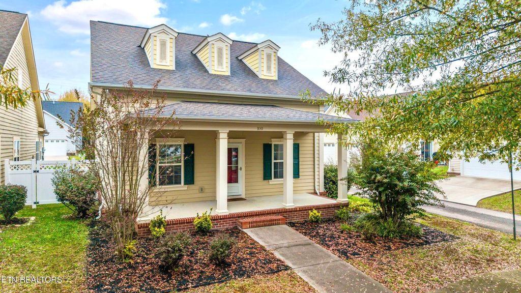 100 Forestberry St, Oak Ridge, TN 37830