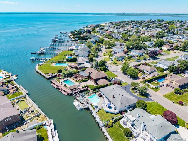 280 Bay Drive, Massapequa, NY 11758