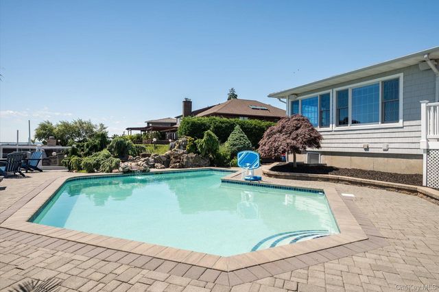 280 Bay Drive, Massapequa, NY 11758
