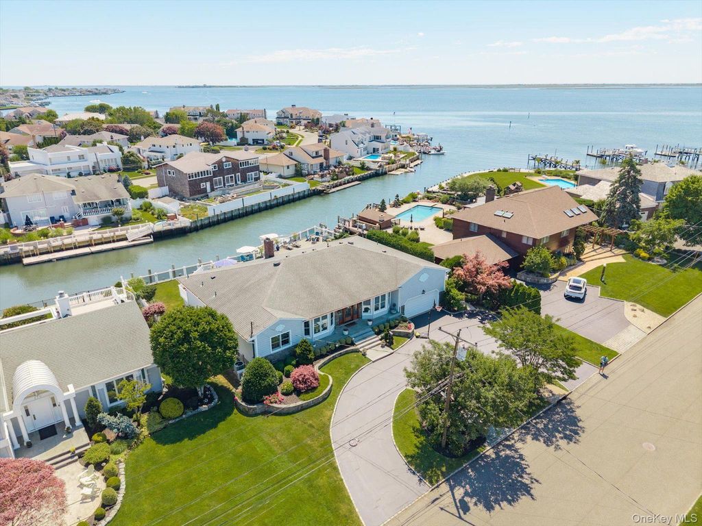 280 Bay Drive, Massapequa, NY 11758