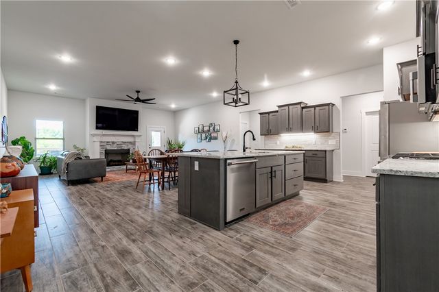 115 W Pitts Street, Farmington, AR 72730