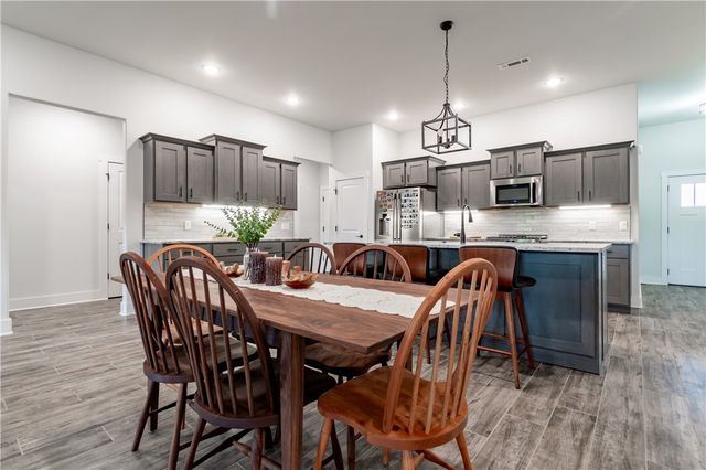 115 W Pitts Street, Farmington, AR 72730