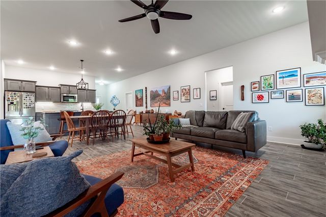 115 W Pitts Street, Farmington, AR 72730