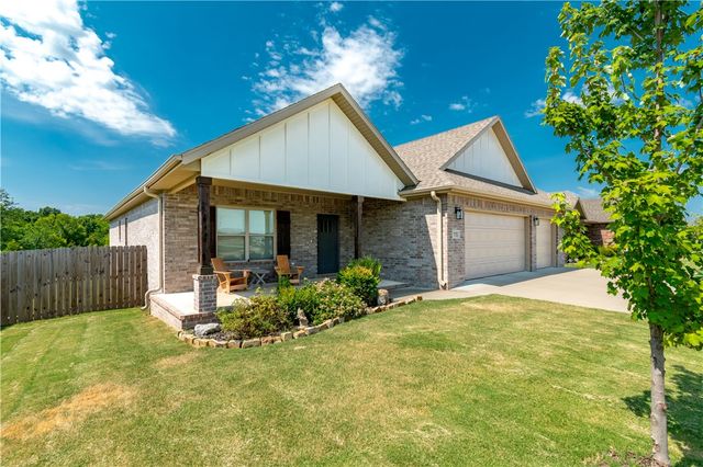 115 W Pitts Street, Farmington, AR 72730