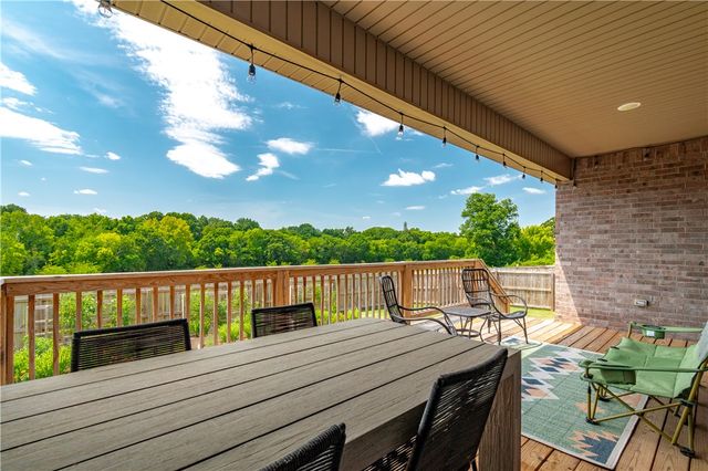 115 W Pitts Street, Farmington, AR 72730