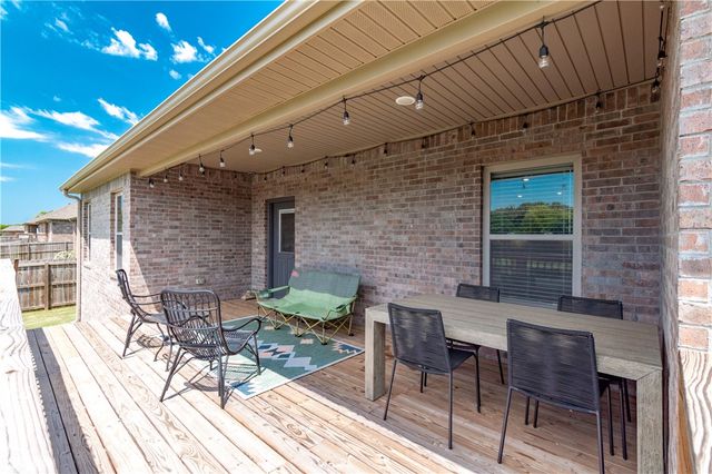 115 W Pitts Street, Farmington, AR 72730